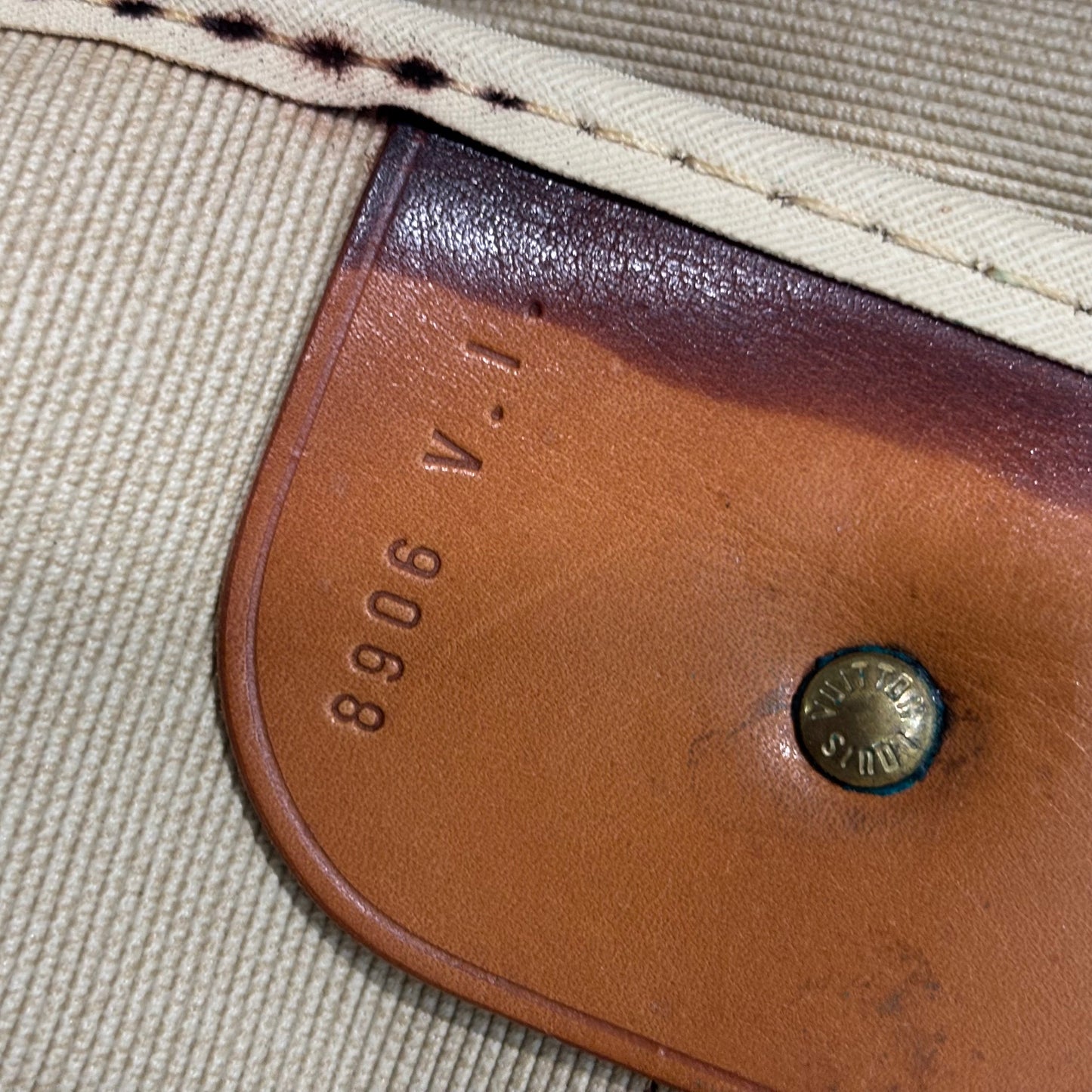 8897 LOUIS VUITTON Monogram Sirius 45