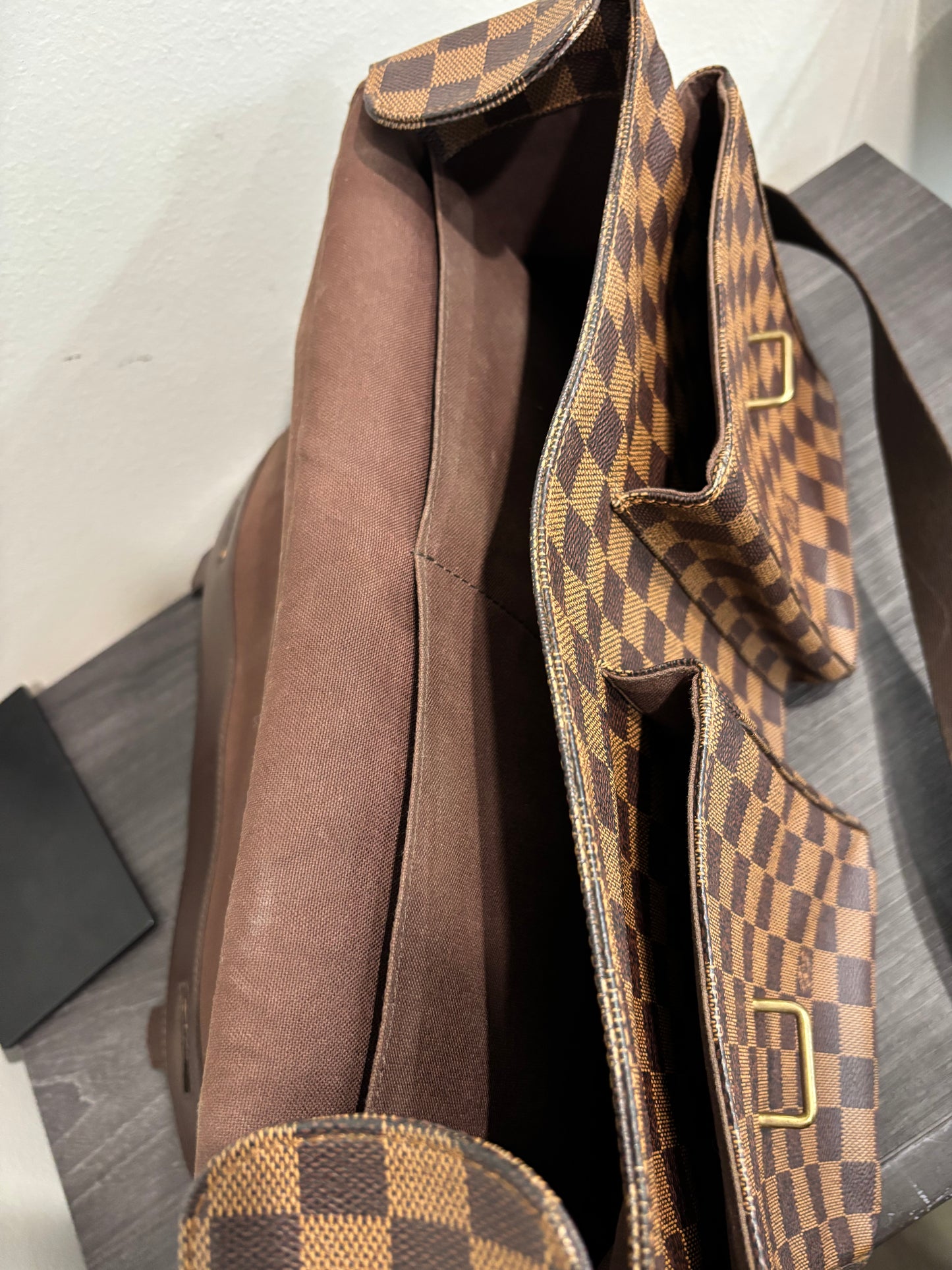 8882 LOUIS VUITTON Damier Broadway Shoulder Bag