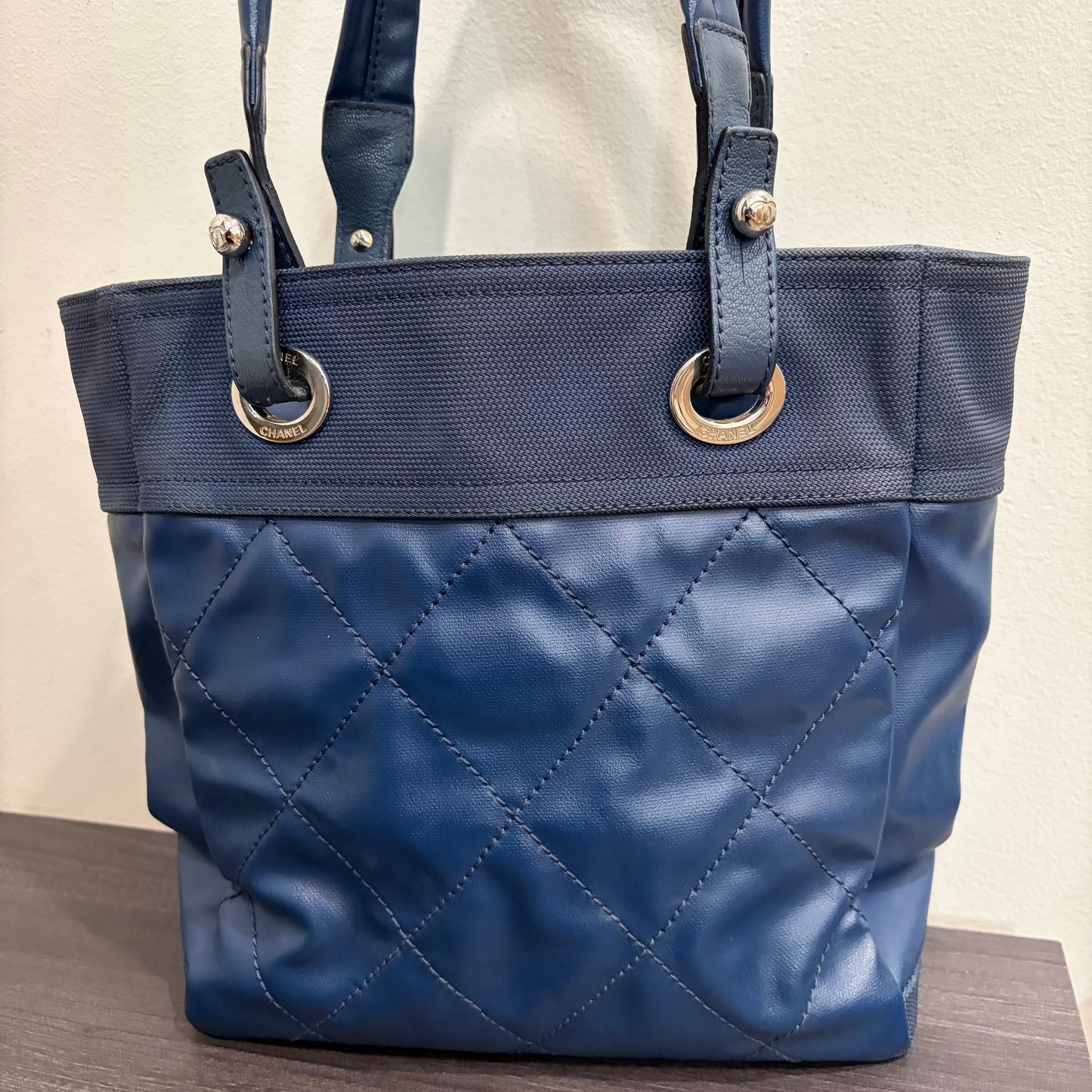 8894 CHANEL Quilted Navy Biarritz Tote