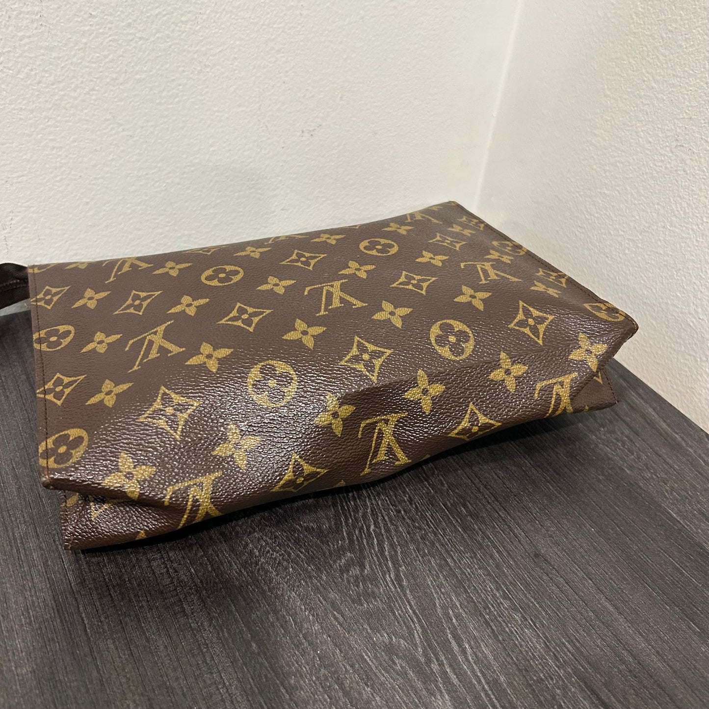 1071 LOUIS VUITTON Pouch