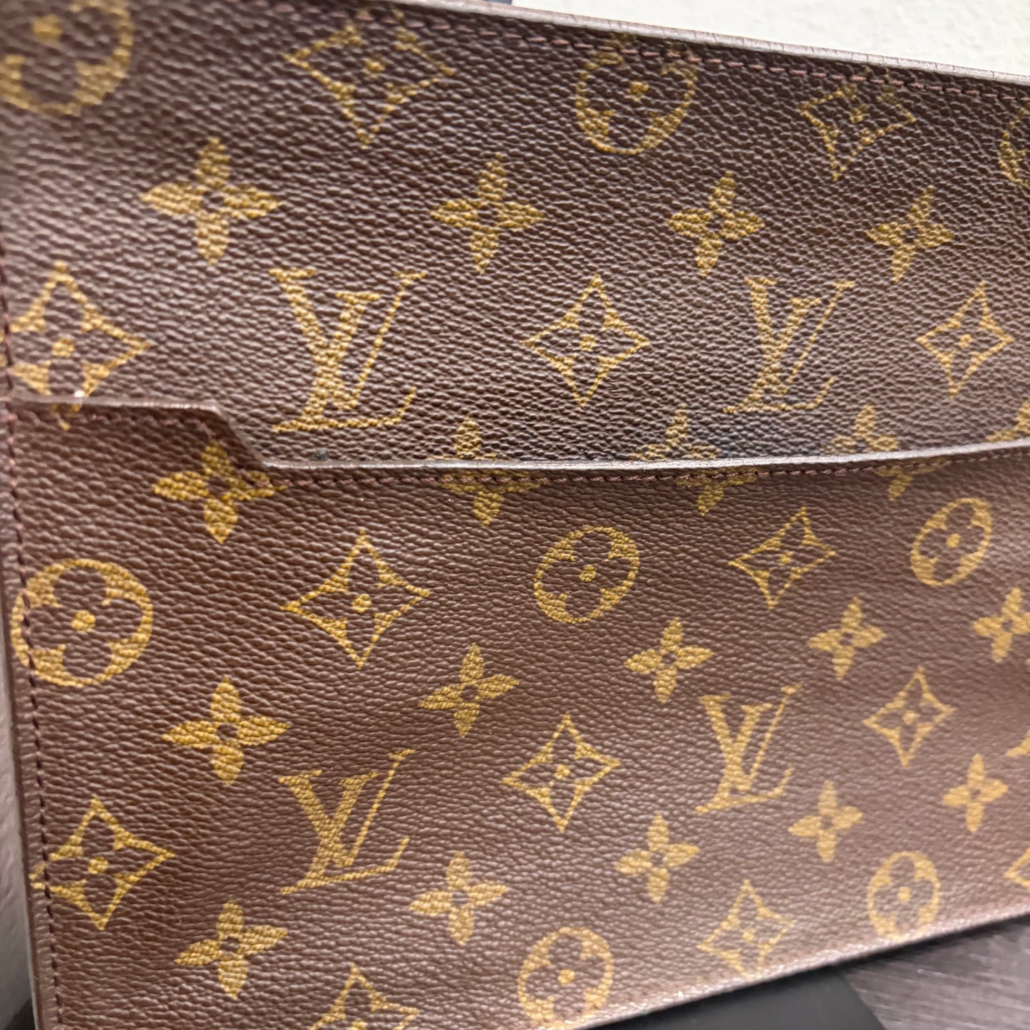 BF-04 LOUIS VUITTON Clutch