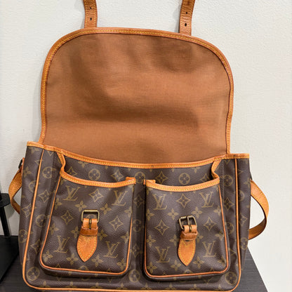 #3206 LOUIS VUITTON  Monogram  Gibeciere GM