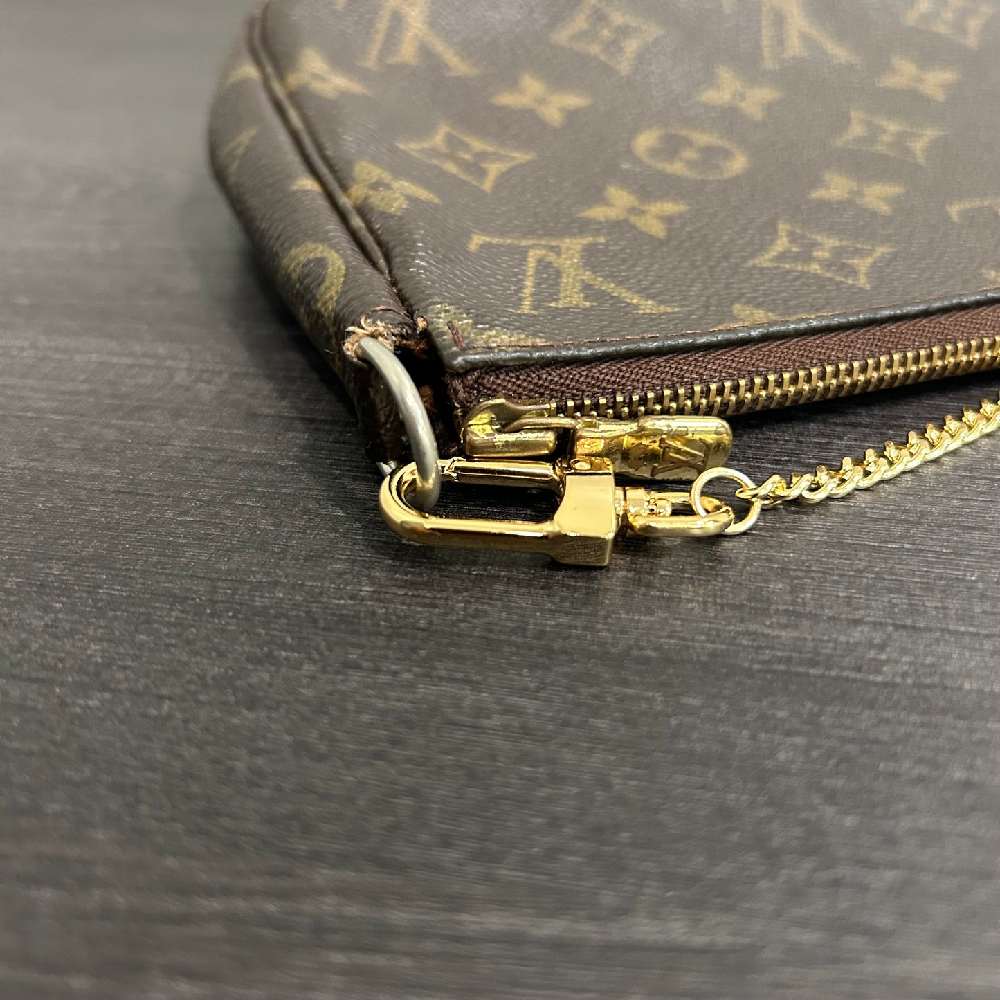 CLEARANCE #1006 LOUIS VUITTON Monogram Pochette