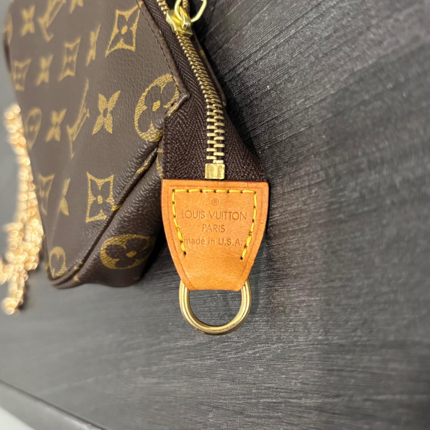 1117 LOUIS VUITTON Pochette
