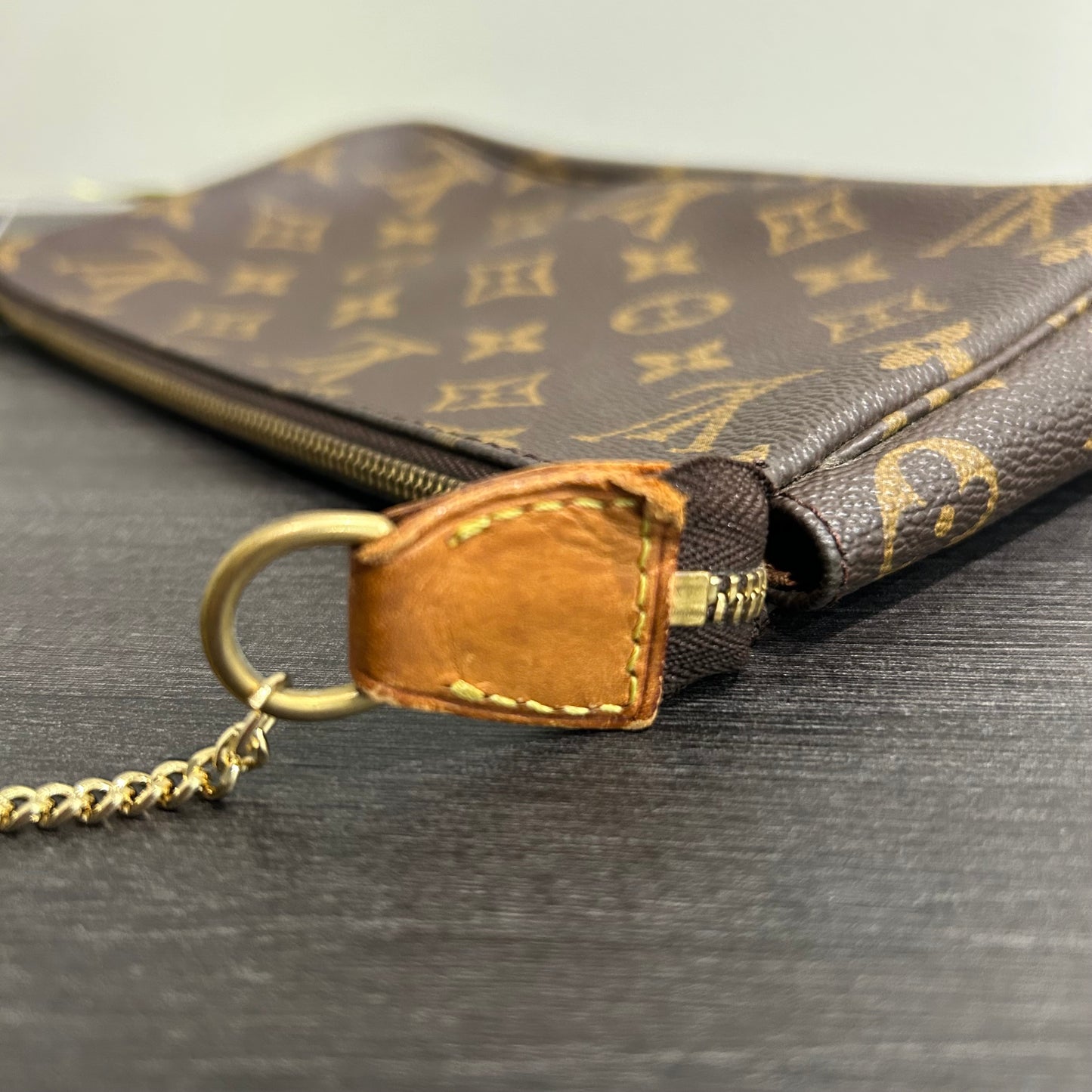 CLEARANCE #1009 LOUIS VUITTON Monogram Pochette