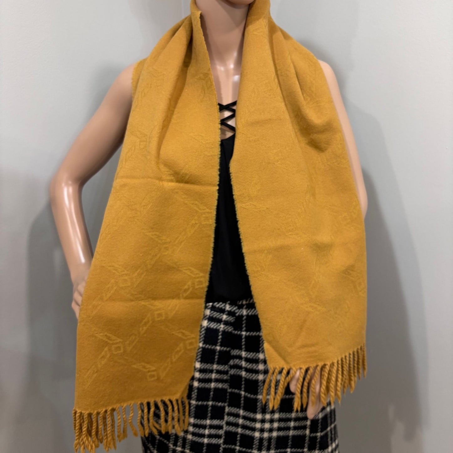 #122 FENDI Scarf