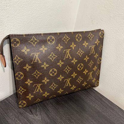 1071 LOUIS VUITTON Pouch