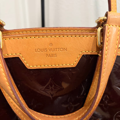 #8241 LOUIS VUITTON Amarante  Vernis Brea MM