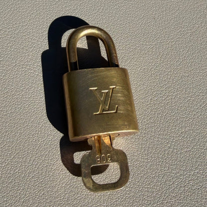 #1101-13 LOUIS VUITTON Lock & Key No. 308