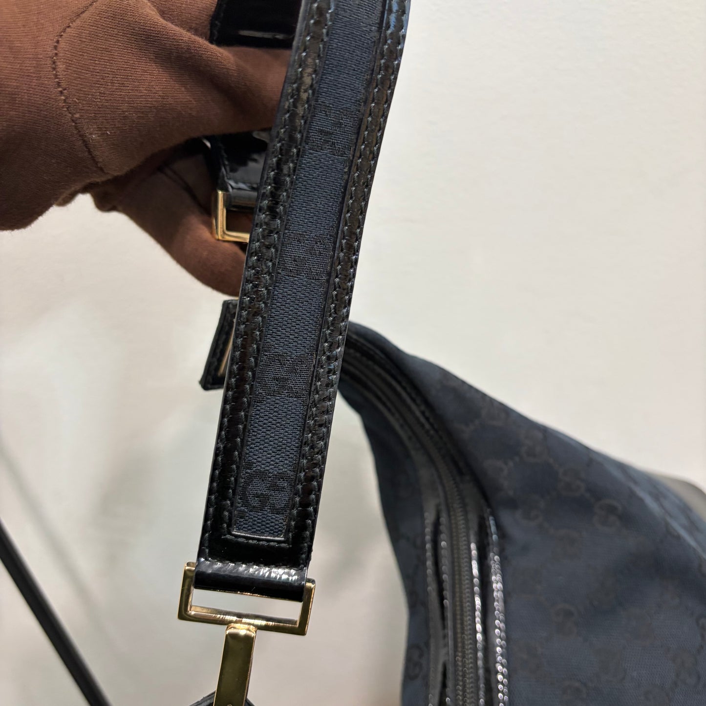 #9109 GUCCI Black GG Canvas & Patent Leather Shoulder Bag