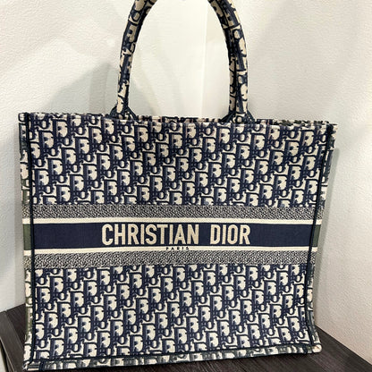 CLEARANCE CHRISTIAN DIOR Large Book Tote #271 (MSRP $3520)