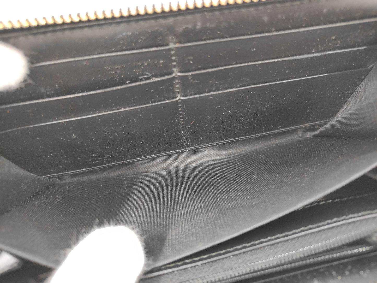 #3233 GUCCI Black Zip Wallet