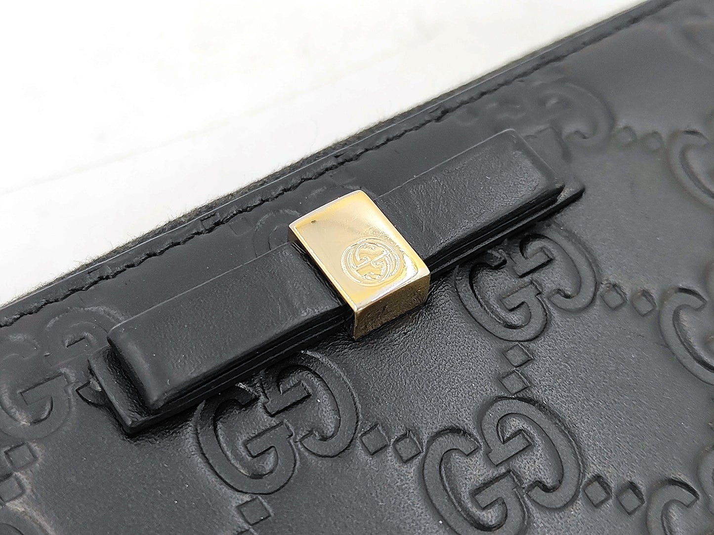 #3233 GUCCI Black Zip Wallet