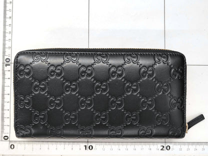 #3233 GUCCI Black Zip Wallet