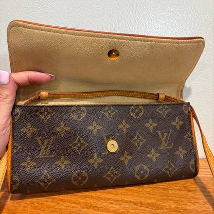 #110 LOUIS VUITTON Twin GM