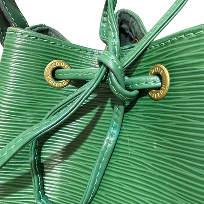 #8257 LOUIS VUITTON Green Petit Noe
