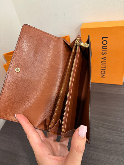 #1101-02 LOUIS VUITTON Monogram Wallet with Removable Chain