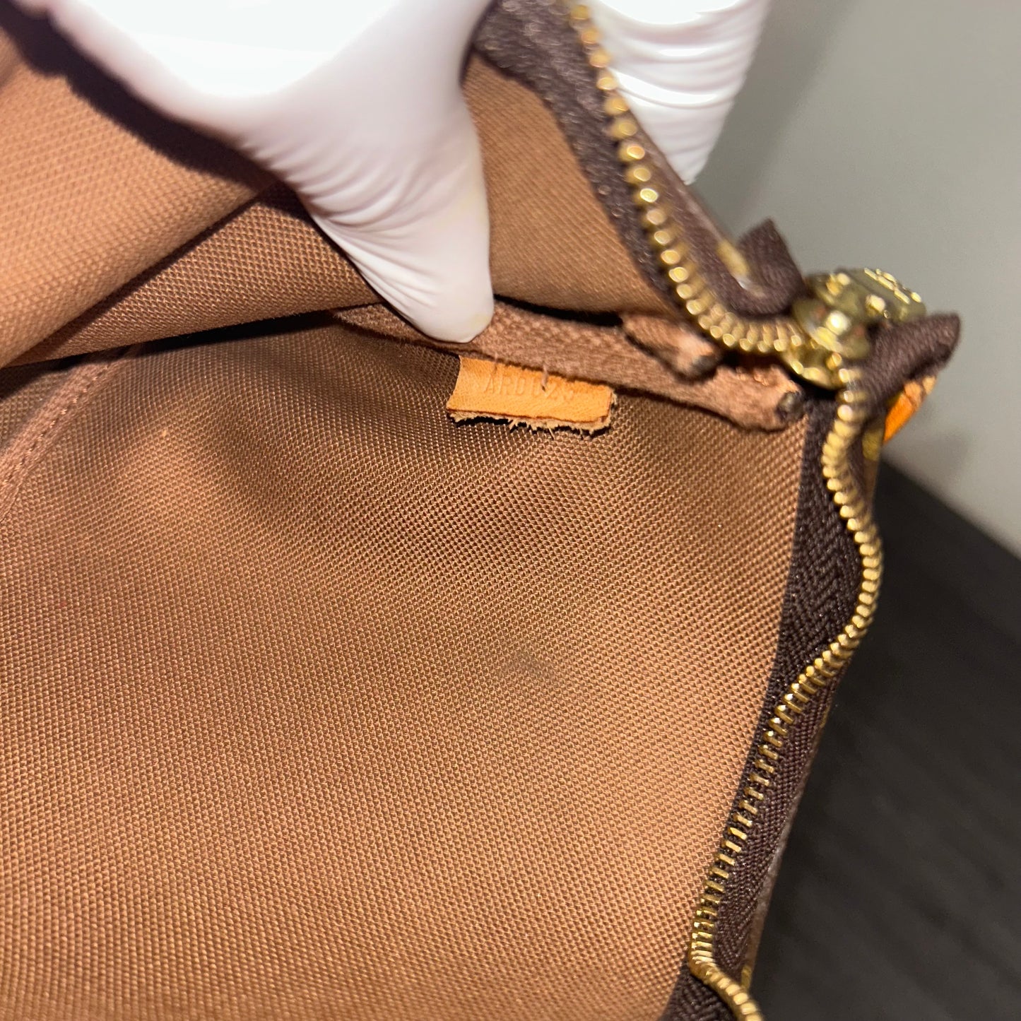 #309 LOUIS VUITTON Pochette