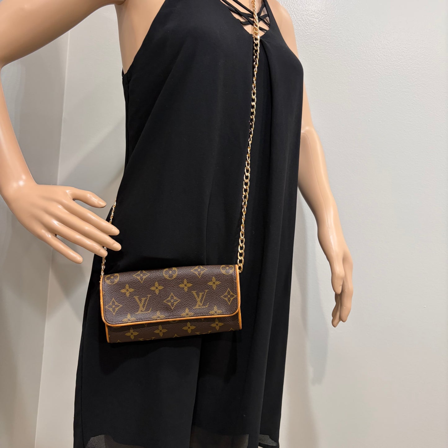 #3214 LOUIS VUITTON Monogram Pochette