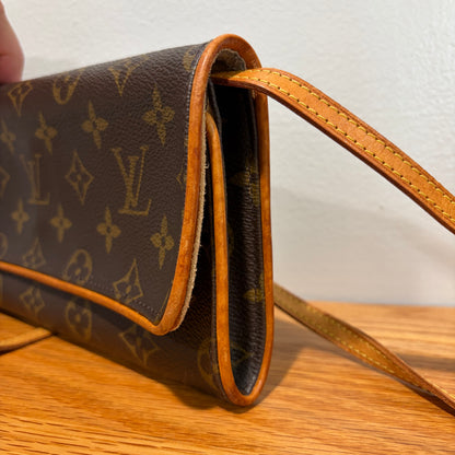 #110 LOUIS VUITTON Twin GM