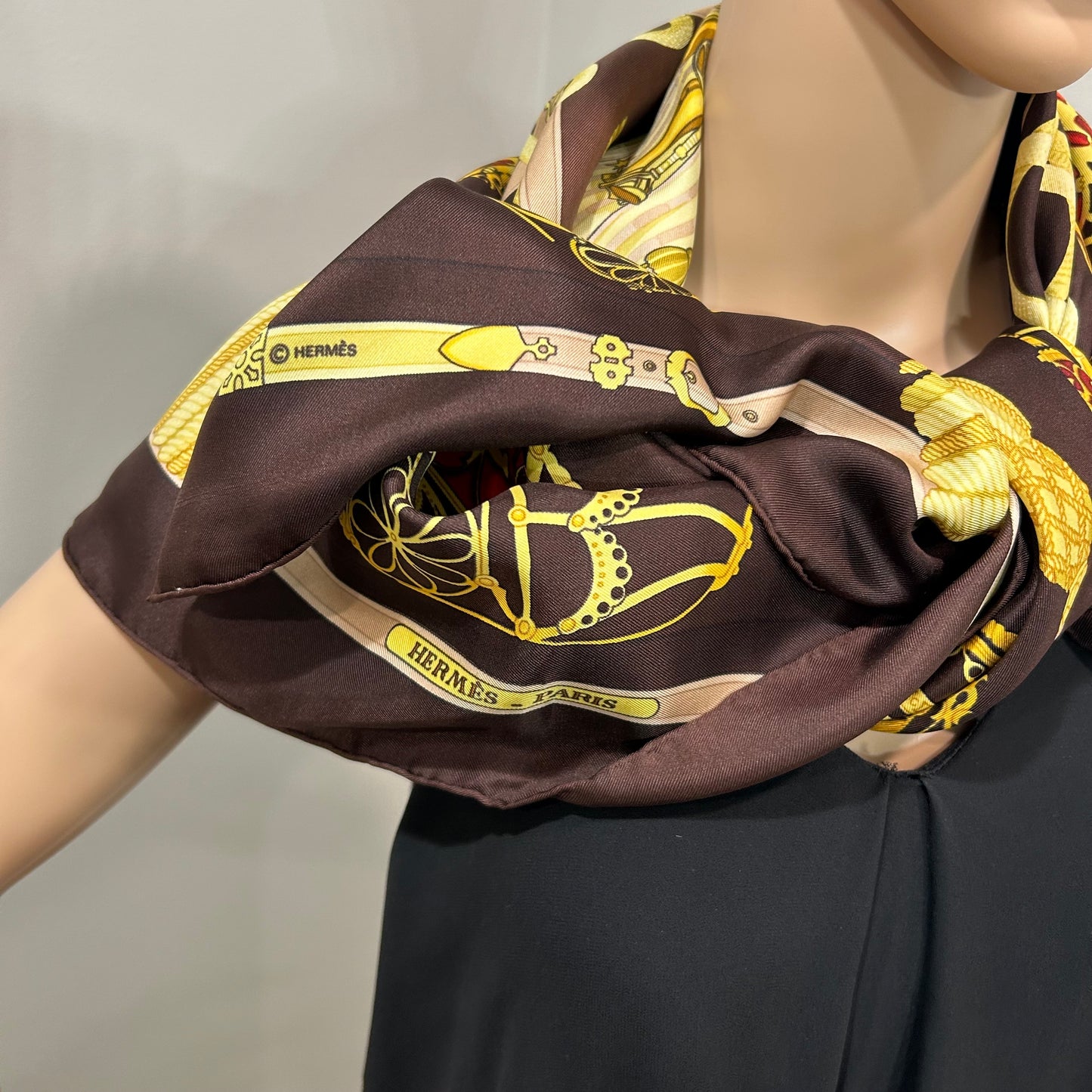 4002 HERMÈS 90cm Silk Scarf MSRP $620
