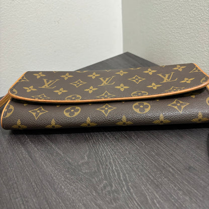 #225 LOUIS VUITTON Twin GM Pochette