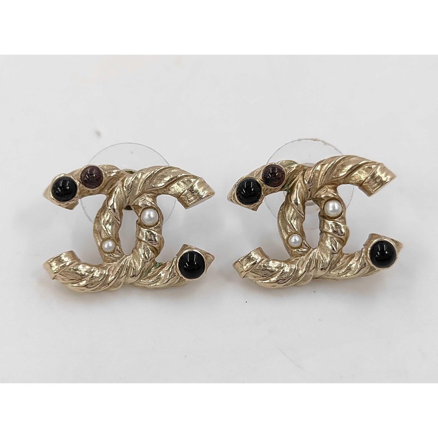 122 CHANEL Earrings