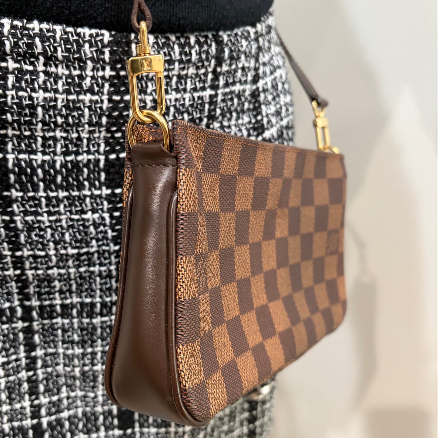 #8206 LOUIS VUITTON Damier Crossbody