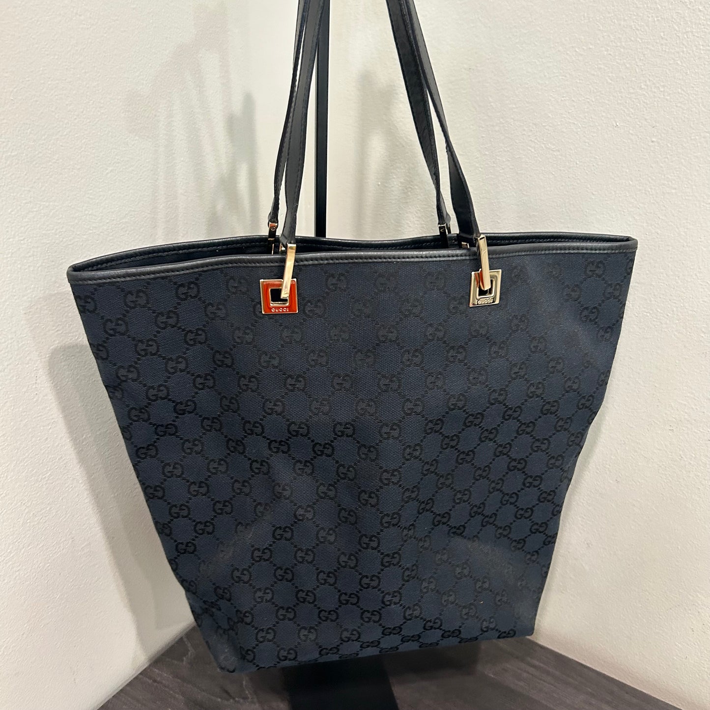 1062 GUCCI Canvas Bucket Tote