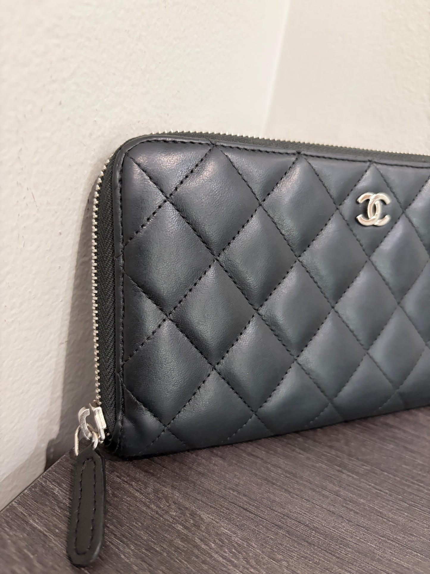 #3236 CHANEL 2018-2019 Black Zip Wallet