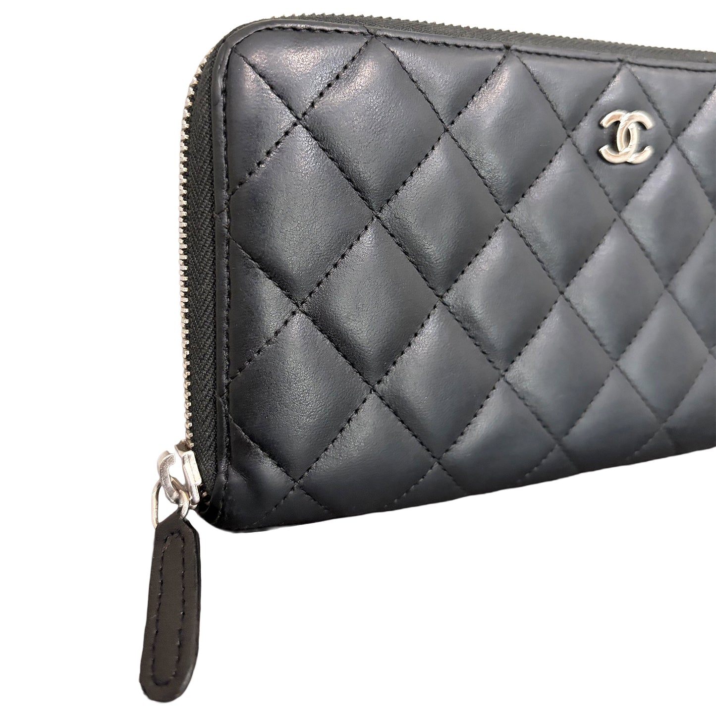 #3236 CHANEL 2018-2019 Black Lambskin Leather Matelasse Zip Wallet