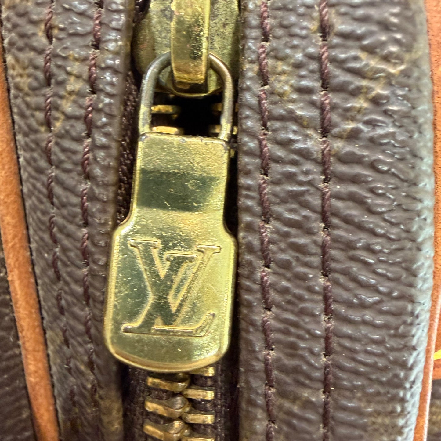#1127 LOUIS VUITTON Monogram Reporter PM