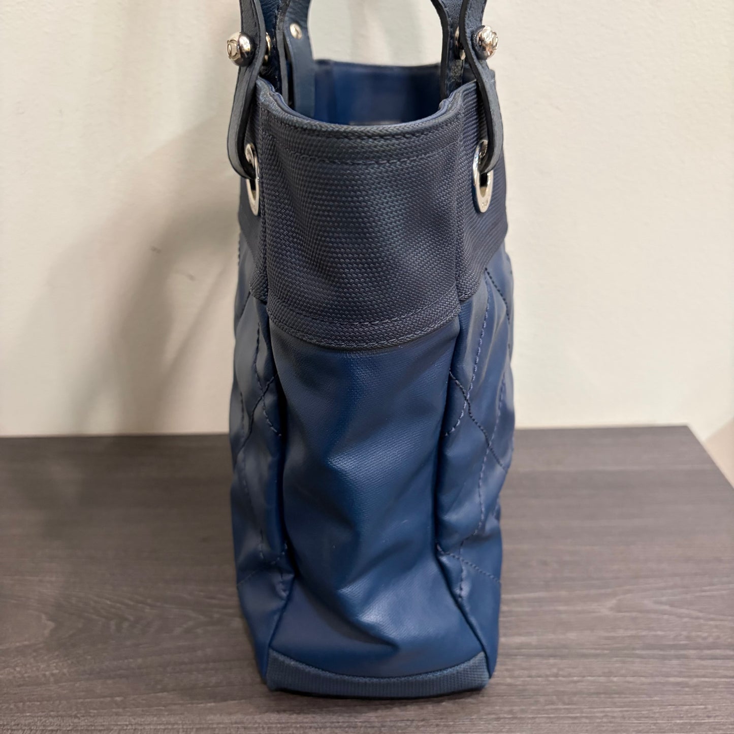 8894 CHANEL Quilted Navy Biarritz Tote