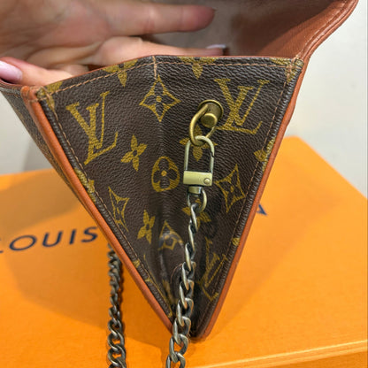#1101-08 LOUIS VUITTON Monogram Dame 28 with Removable Chain