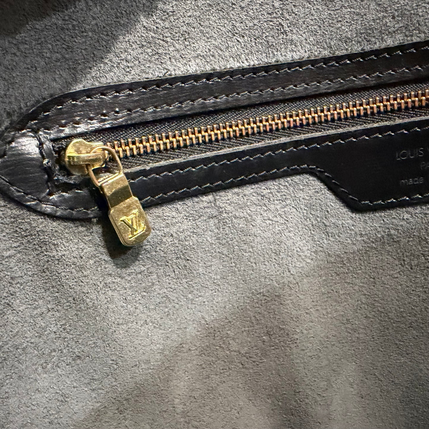 #8227 LOUIS VUITTON Epi Leather St Jacques GM