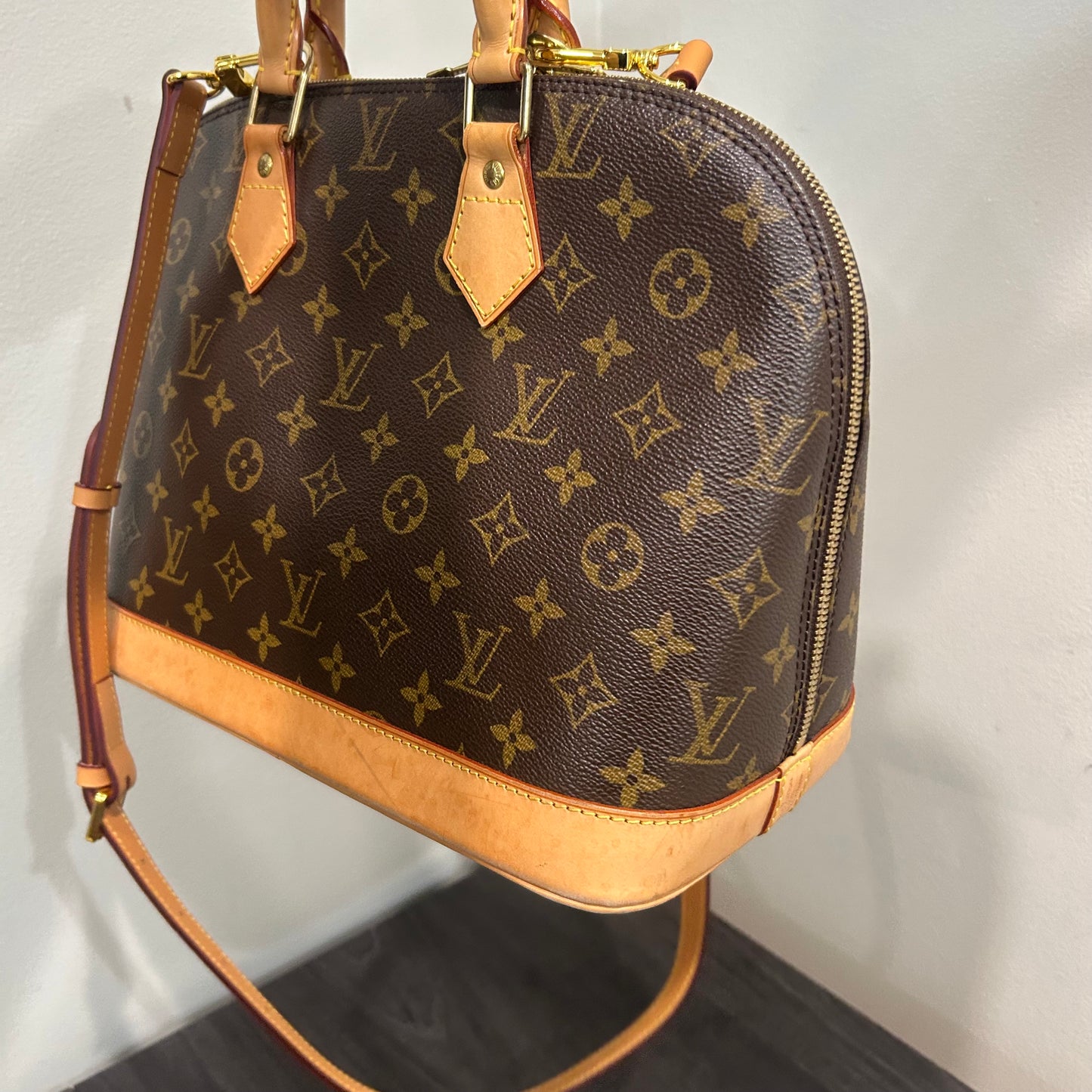 #201 LOUIS VUITTON Alma PM