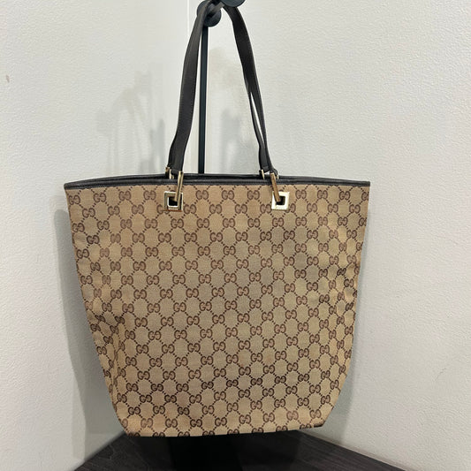 1063 GUCCI Canvas Bucket Tote