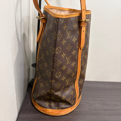 #8202 LOUIS VUITTON Monogram Bucket GM