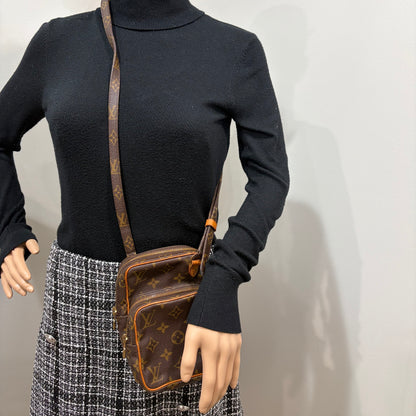 8910 LOUIS VUITTON Monogram Amazone PM Crossbody