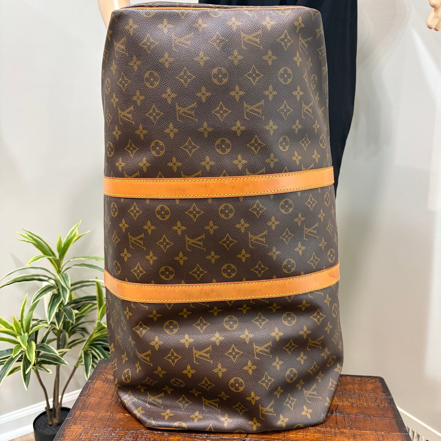 #1113 LOUIS VUITTON Monogram Keepall 55 Duffle