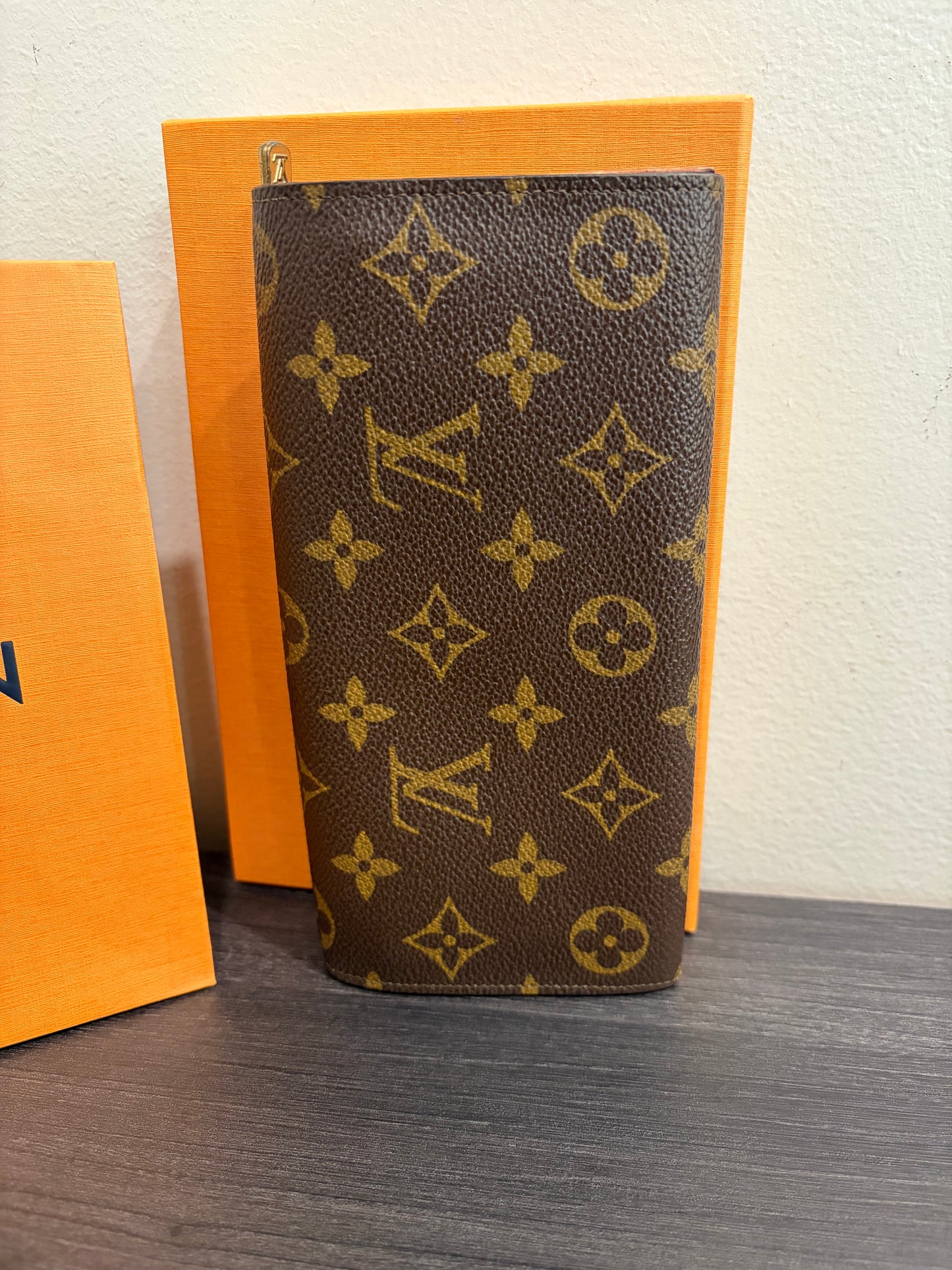 #1101-02 LOUIS VUITTON Monogram Wallet with Removable Chain