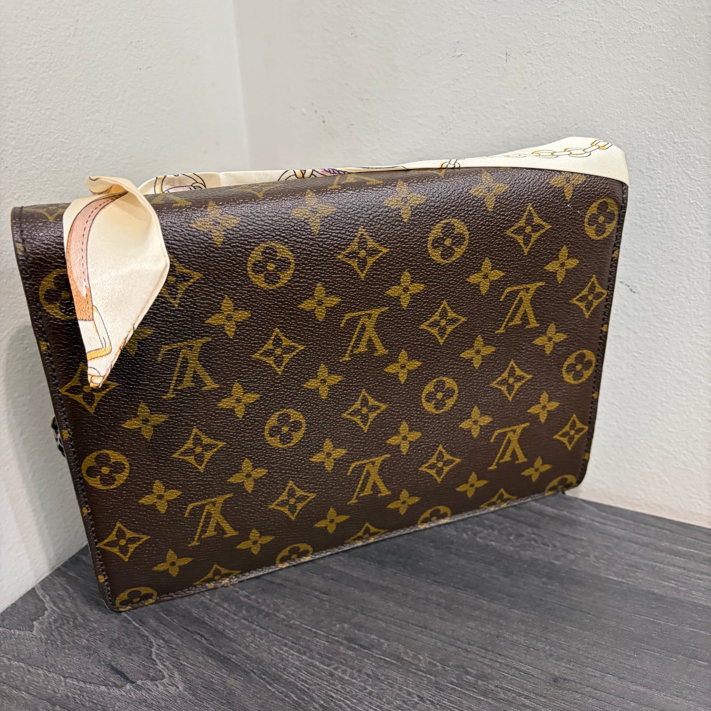 #1101-15 LOUIS VUITTON Monogram Monceau 27 with Removable Chain