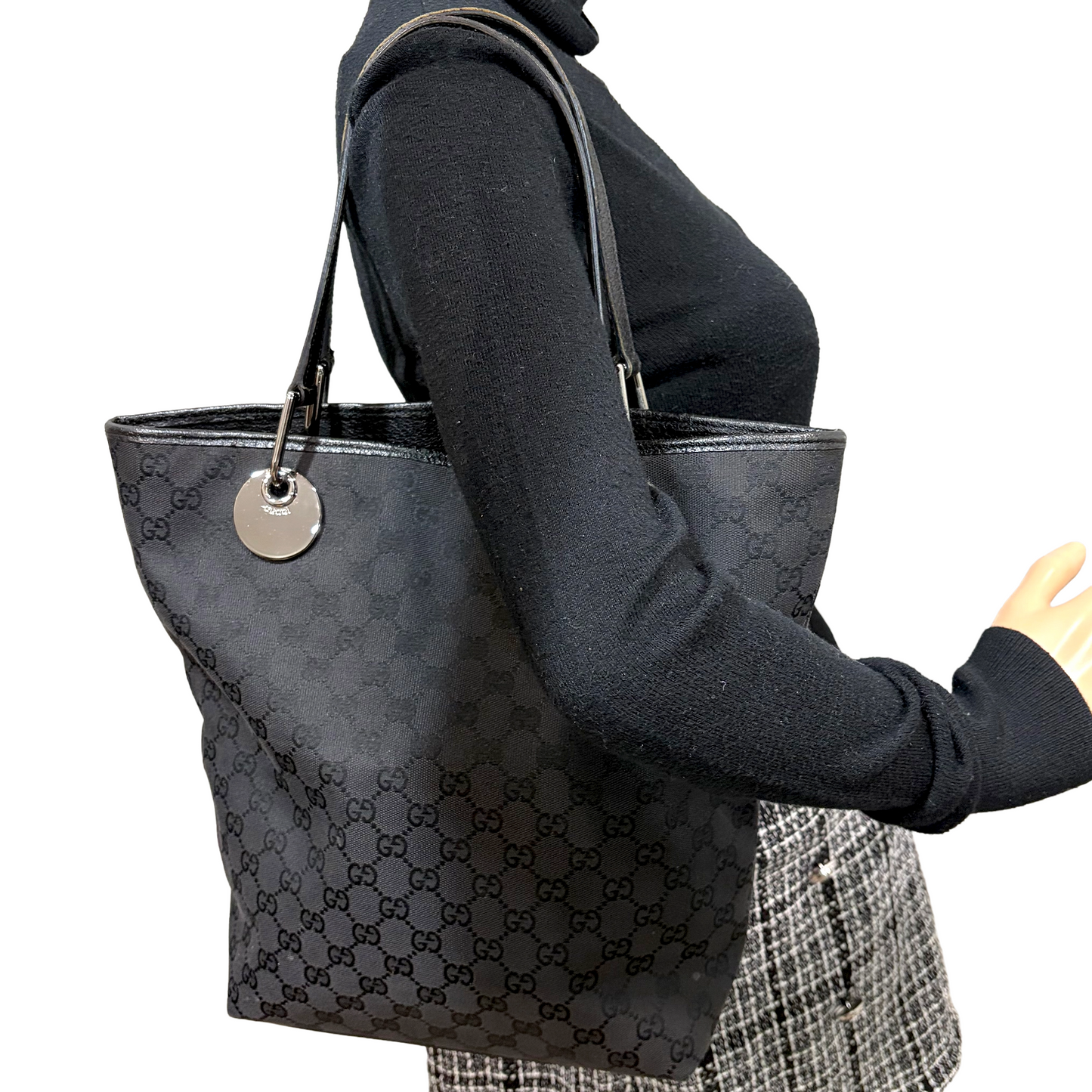 #8256 GUCCI Black GG Canvas Eclipse Tote