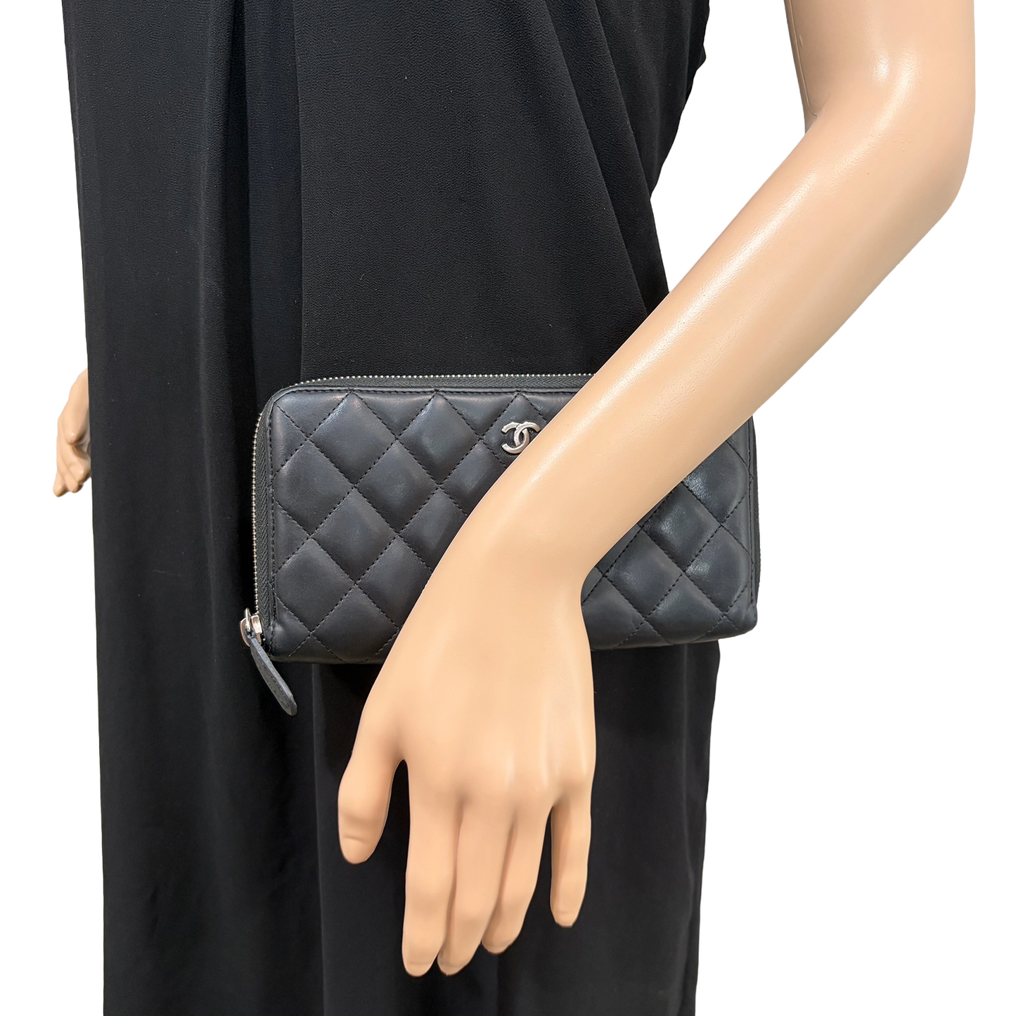 #3236 CHANEL 2018-2019 Black Lambskin Leather Matelasse Zip Wallet