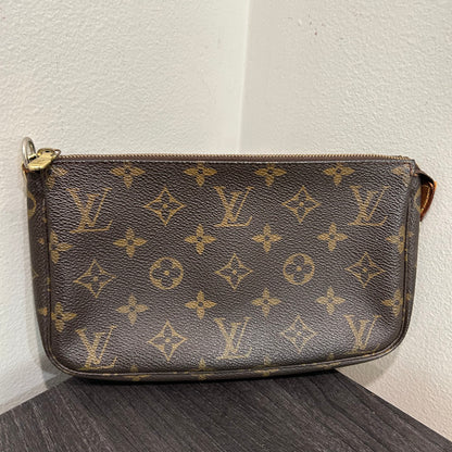 #206 LOUIS VUITTON Pochette