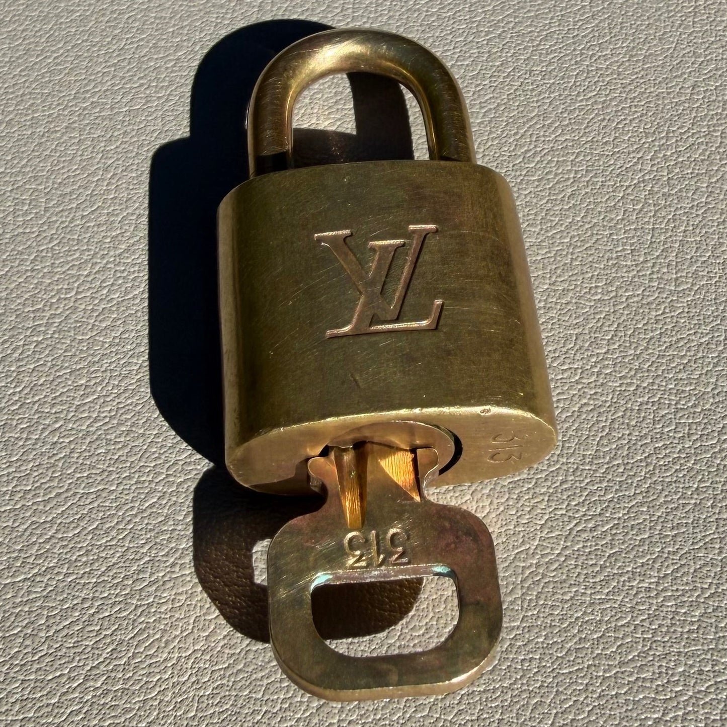 #1101-12 LOUIS VUITTON Lock & Key No. 313
