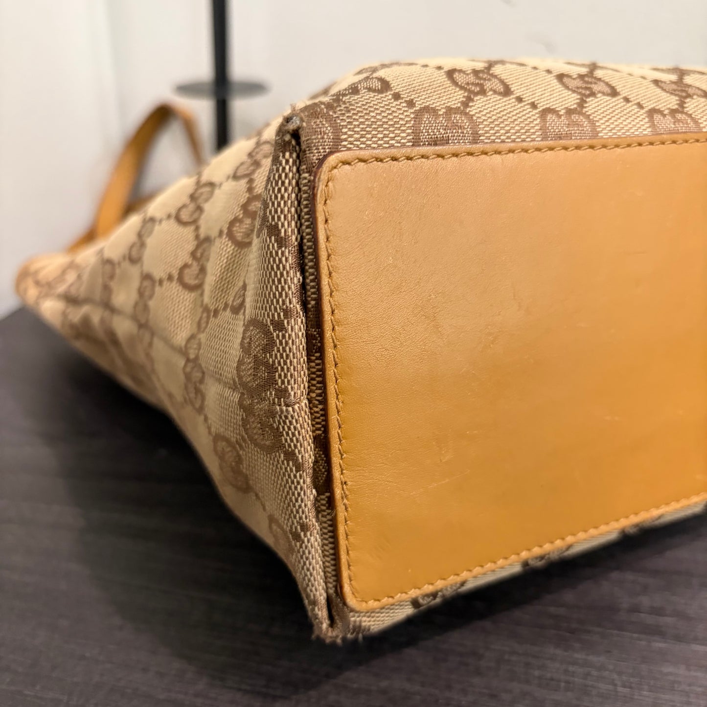 #8207 GUCCI GG Canvas Eclipse Tote