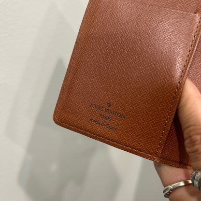1004 LOUIS VUITTON Agenda PM MSRP $505 (TOP PICK!)