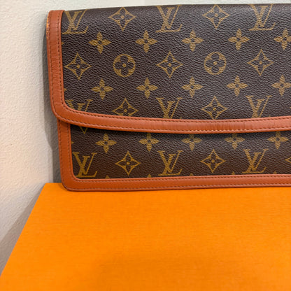 #1101-08 LOUIS VUITTON Monogram Dame 28 with Removable Chain