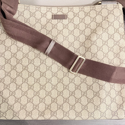 #8218 GUCCI Messenger